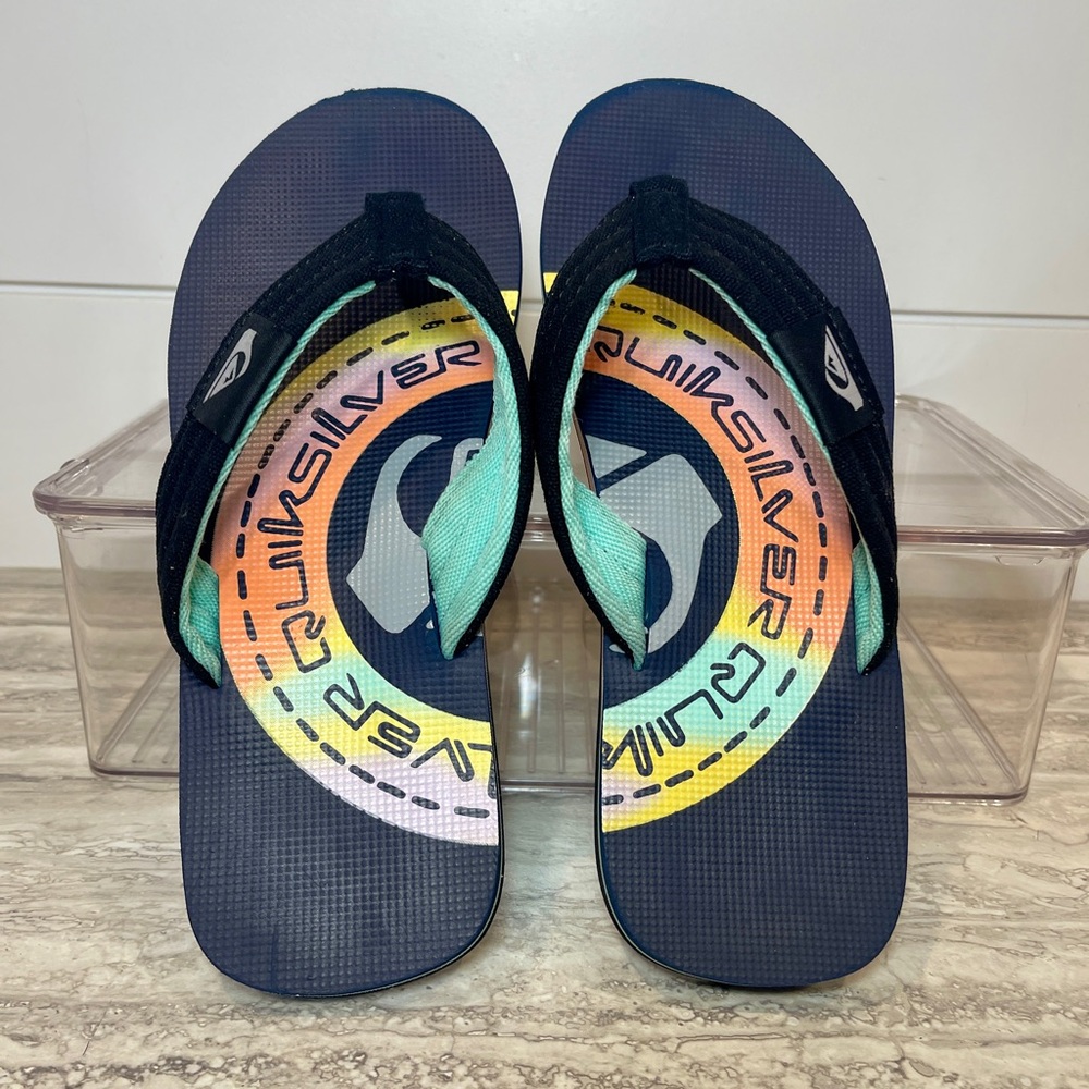 Quiksilver Flip Flops with Multicolor Design